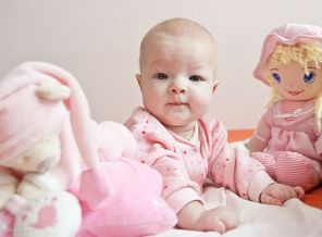 Такие девочки сделаны из нежности, из закатного тумана, из самого раннего рассветного лучика.