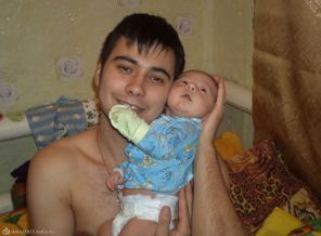 мы с папой конкуренты,поэтому улыбку я ему подпорчу)))