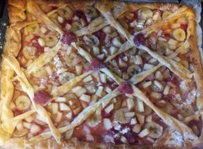 пирог с бананом грушей и клубникой)