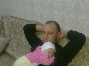 На папе спать удобно!