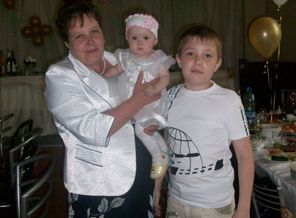 На свадьбе у тети (с бабушкой и братом)