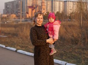 На заднем плане наш новый храм