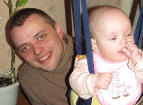 Наш папа со своей любимой дочуркой