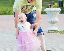 убегает от папы)