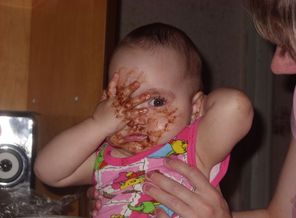 Мама, шоколад очень полезен для кожи!!!