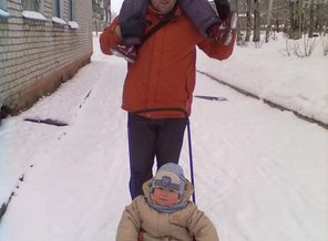 С папой весело гулять!